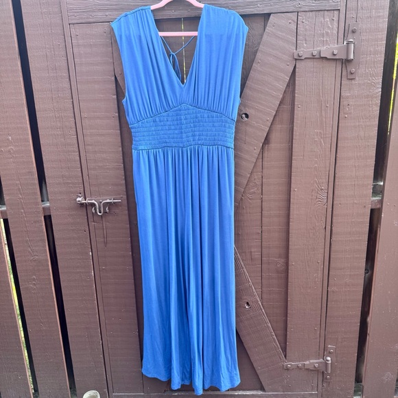 Old Navy Wide Leg Jumper/Romper Gathered Waist Tie Design Back V Neck - Picture 1 of 4